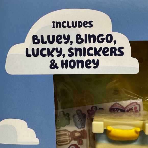 Bluey "Playing Doctors" Playset - BRAND NEW IN BOX!! - Picture 3 of 4